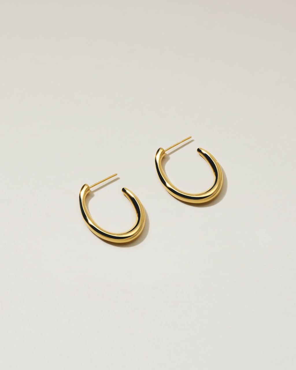 ELLIPSE SWAY PIERCED EARRINGS Ⅱ- K24P-tops.edu.ng